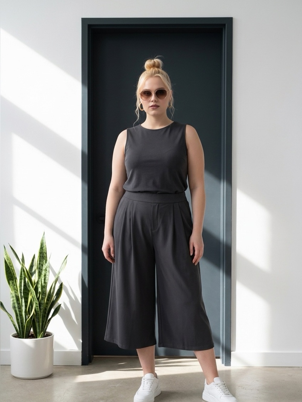NWT G4Free Dark Gray High-Waisted Pleated Wide-Leg Capri Culottes Women’s XL (12